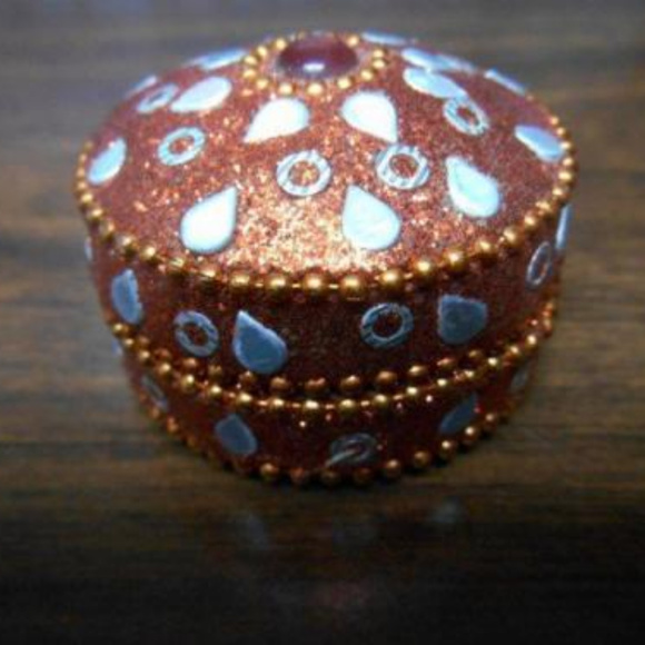 Silver tone w/clear gems cross crucifix necklace - Picture 2 of 5